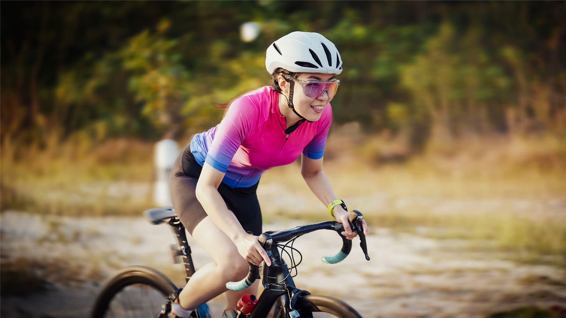 Frau auf Fahrrad
